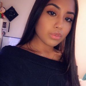 Meet your Posher, Daysi